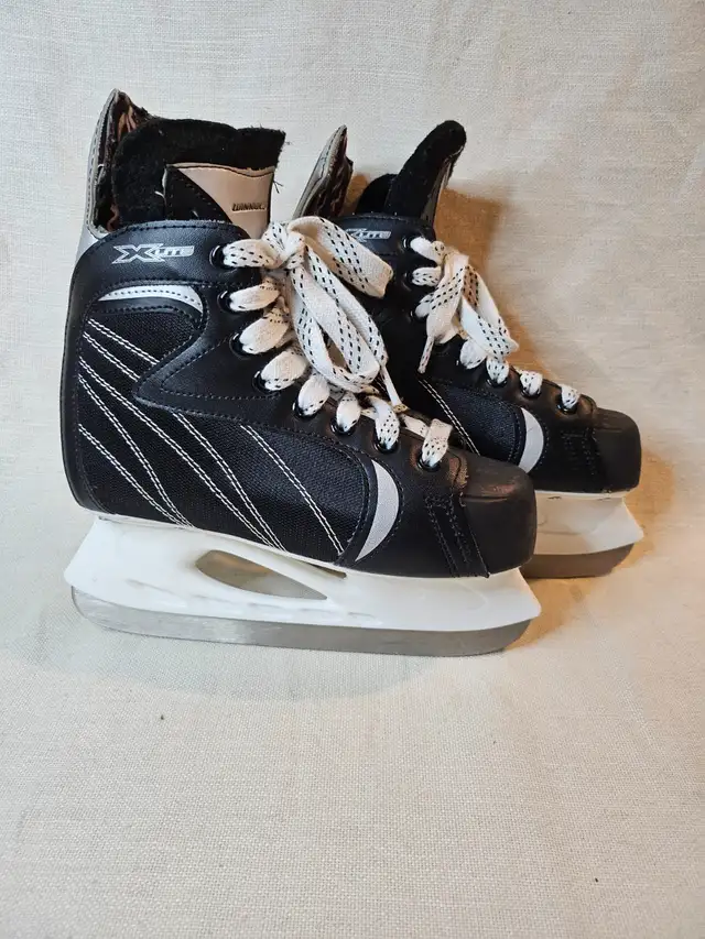 Winnwell XLite NXT Youth Hockey Skates - Size 3 in Skates & Blades in Mississauga / Peel Region - Image 4
