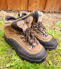 Soft Moc Waterproof Men's Brown/Tan/Black Boots, Size 9