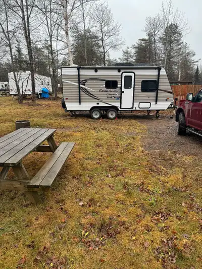 I'm selling a 2018 KZ Sportsmen travel trailer, perfect for family adventures! This cozy trailer fea...