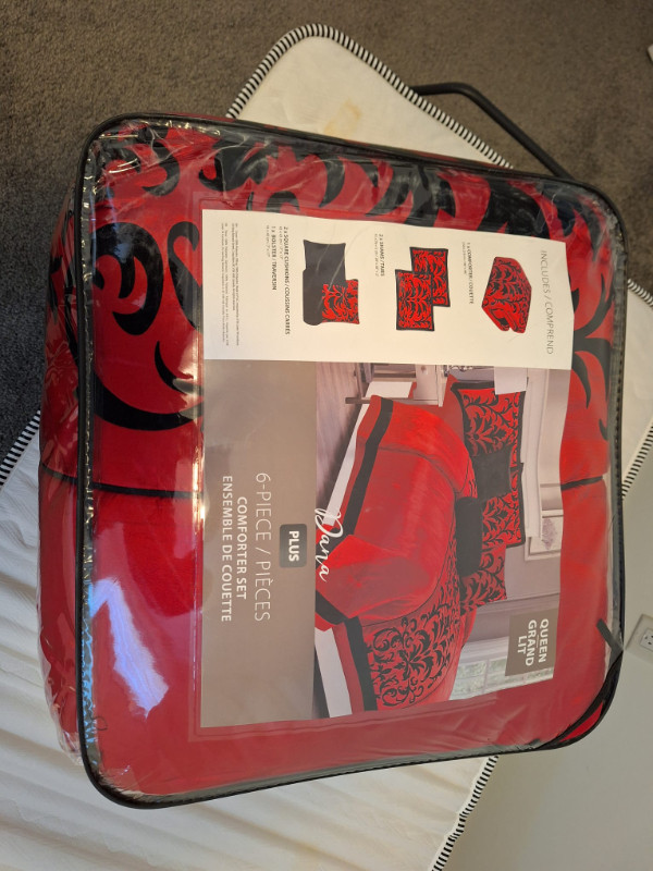 Brand New Comforter Set- Queen size - Red and Black - 6 Piece in Bedding in Calgary - Image 2