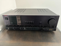 Luxman LV-103 hybrid integrated stereo amplier