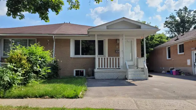 3 bedroom house in Brampton downtown