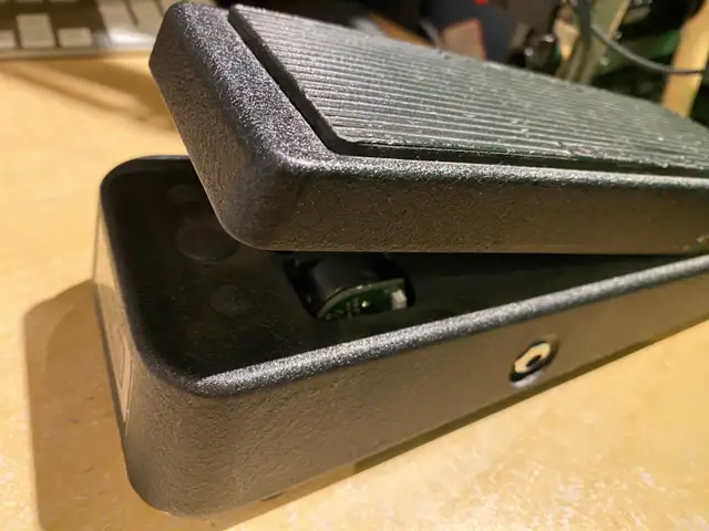 Jim Dunlop. GCB80 Volume / Expression Pedal in Amps & Pedals in Kitchener / Waterloo - Image 3