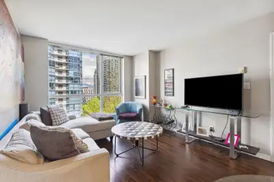 Stylish Ensuite - Study, Work & Chill