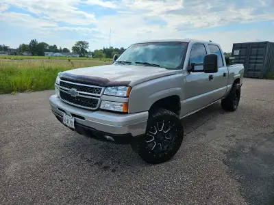 Selling my 2006 Chevy Silverado with only 265,000 km on it, I put a lot of new parts into my truck r...
