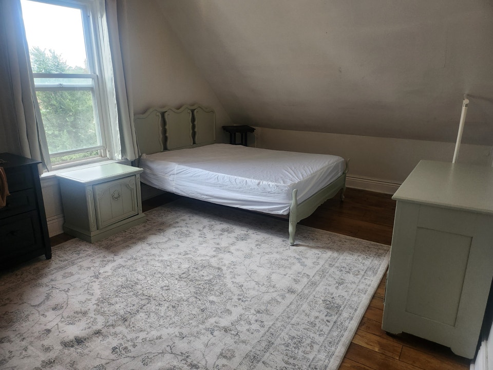 Furnished Student Room – $800 All Inclusive – Female Student | Room ...