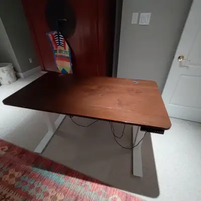 Autonomous SmartDesk 2 – Walnut Top, View more