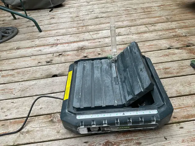 Wet saw for tile cutting in Power Tools in Winnipeg - Image 5