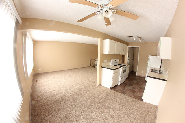 __TWO-BEDROOM APARTMENT NORTH SIDE FOR RENT__ in Long Term Rentals in Lethbridge - Image 2