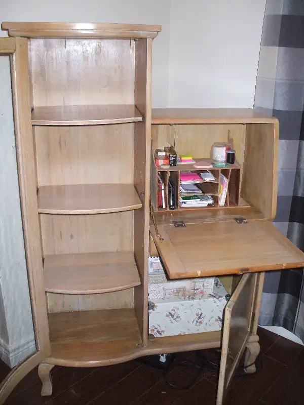 CLASSICAL DESK/ BOOKCASE/KNICKKNACKS SHELF..10 picsNew Price in Hutches & Display Cabinets in Windsor Region - Image 3