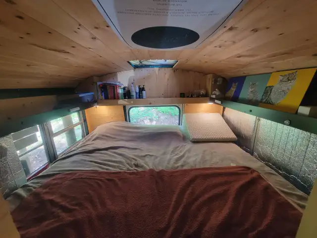 35 professionally converted skoolie in RVs & Motorhomes in Kelowna - Image 3