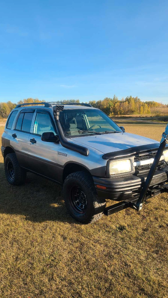 2002 chev 4x4 Tracker in Cars & Trucks in St. Albert - Image 4