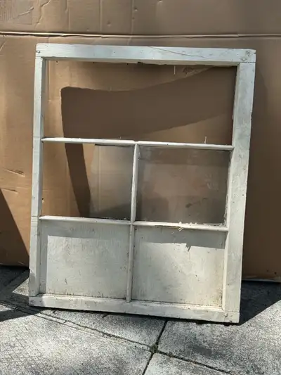Attention DIYers. Farmhouse windows free for the taking. Priority to fastest pick up. Porch pick up...