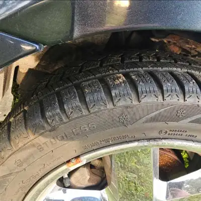 215/55R18 winter tires off a 2008 dodge avenger R/T Tires and rims are in great condition $700 OBO