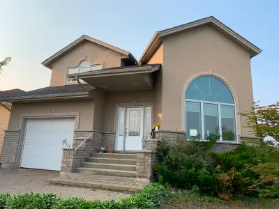 Room for Rent – Female Tenant This clean, comfortable, and well-maintained room is available for ren...