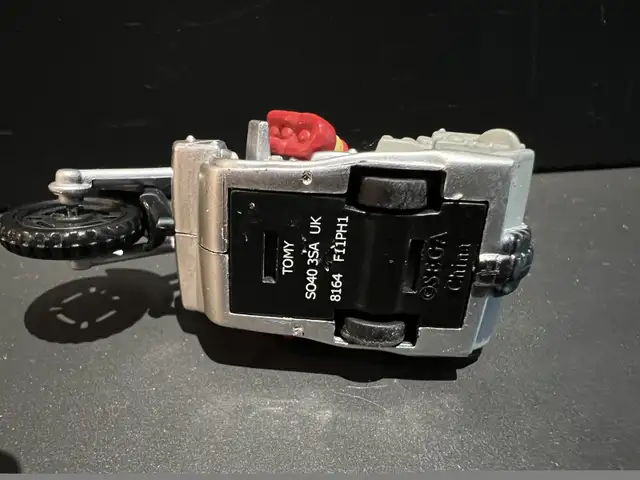 Sonic Gacha Shadow Pull Back Race Car Tomy 2011 Motorcycle toy in Arts & Collectibles in Ottawa - Image 6