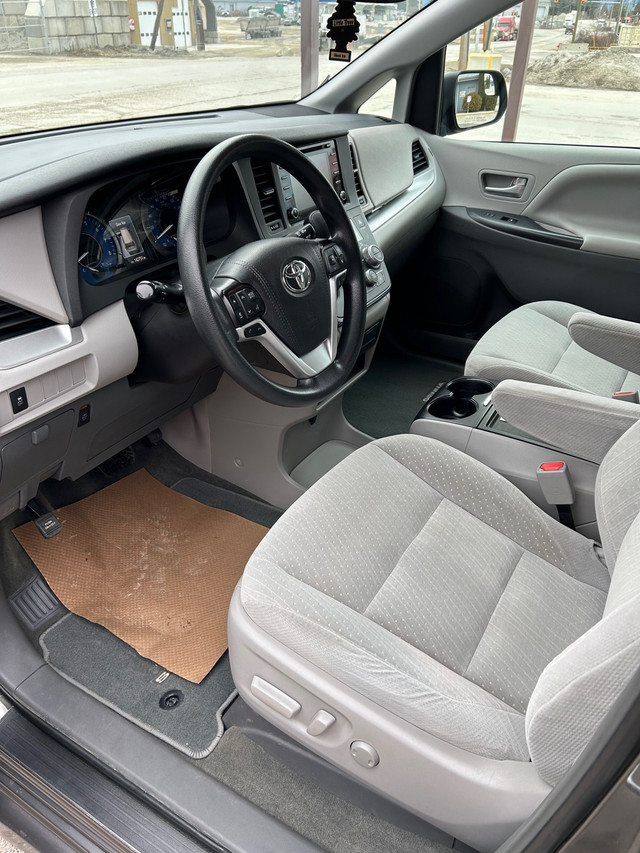 Toyota Sienna 2019 AWD in Cars & Trucks in Cranbrook - Image 4