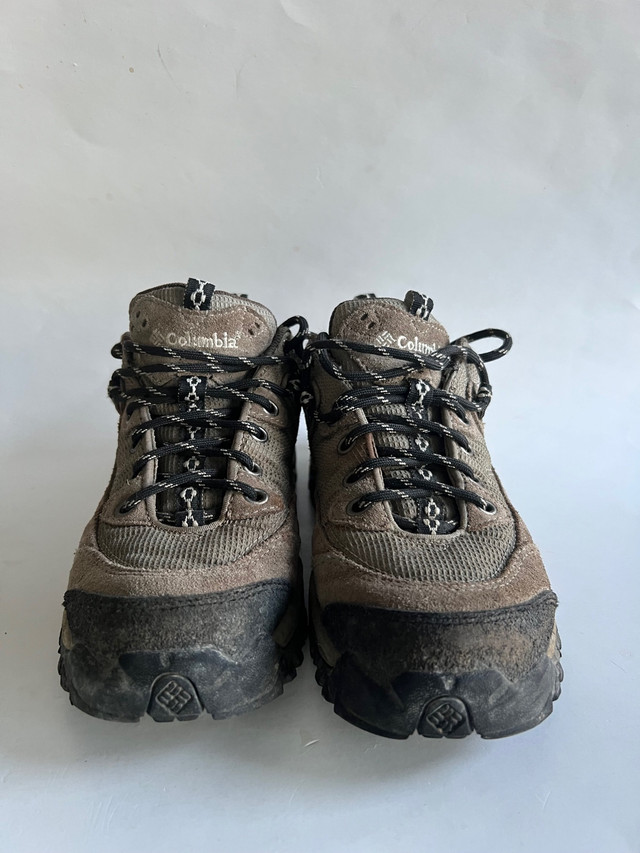 Womens size 7.5 Columbia Hiking Shoes  in Women's - Shoes in Kingston - Image 3