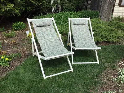 2 chaises transat, View more