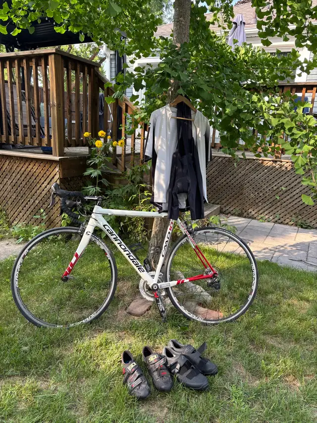 Open to offers! Cannondale CAAD10 Road Bike + Cycling Kit