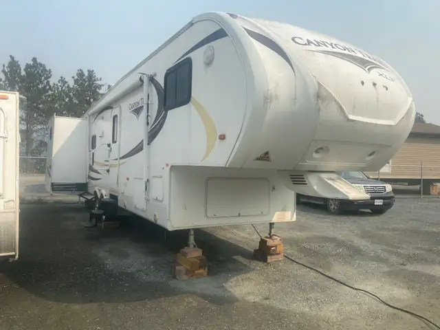 Reduced 2012 Canyon Trail 5th wheel trailer in Travel Trailers & Campers in Cranbrook - Image 11