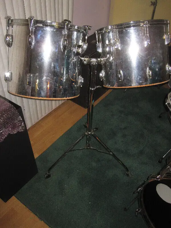 Concert TOM tambour 15" et 16" Ludwig stand in Drums & Percussion in Laval / North Shore - Image 3
