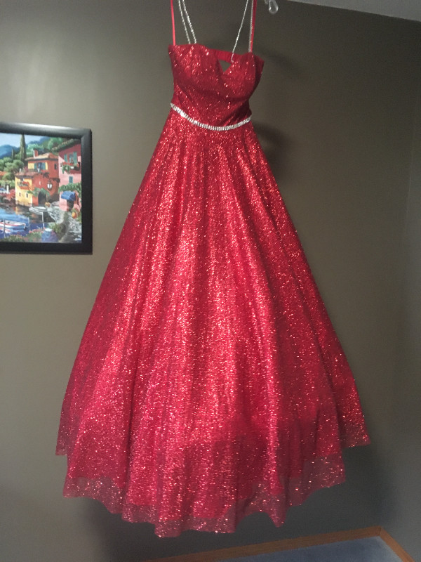 Grad Dress in Women's - Dresses & Skirts in Regina