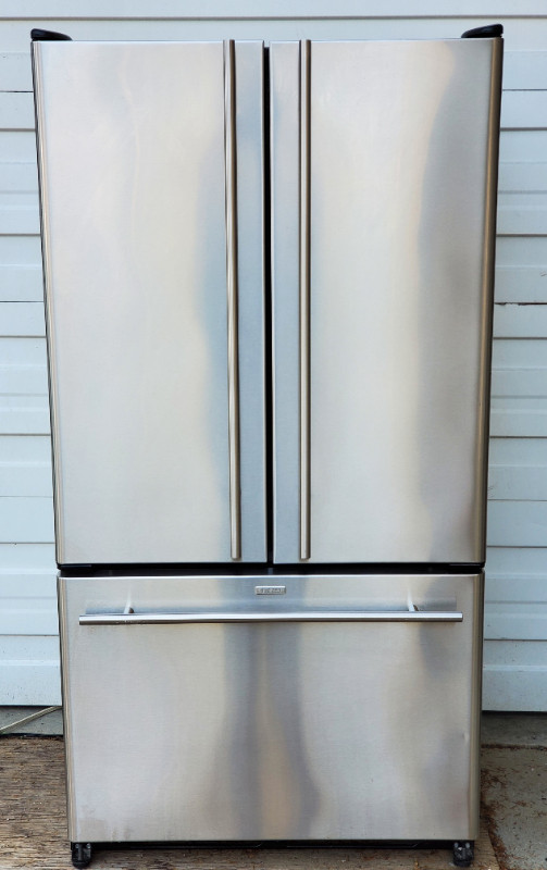 Jenn-Air French Door Fridge - Very good condition, Stainless in Refrigerators in Nanaimo - Image 3