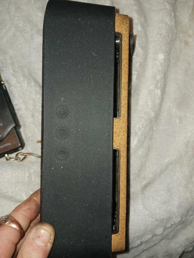Marley Bluetooth speaker  in Speakers in Kelowna - Image 4