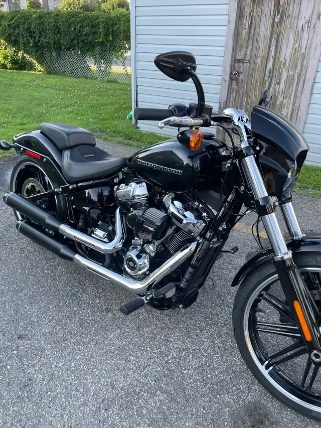 Harley Breakout 2018 négociable in Street, Cruisers & Choppers in Laval / North Shore - Image 4