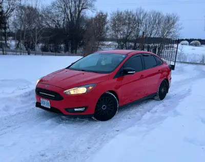 Ford Focus in perfect condition with safety certificate Very low km only 130 000 km Very clean insid...