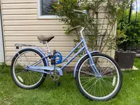 Vintage style CCM Weekender bike (NEW)