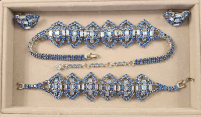 beautiful vintage jewelry set , View more