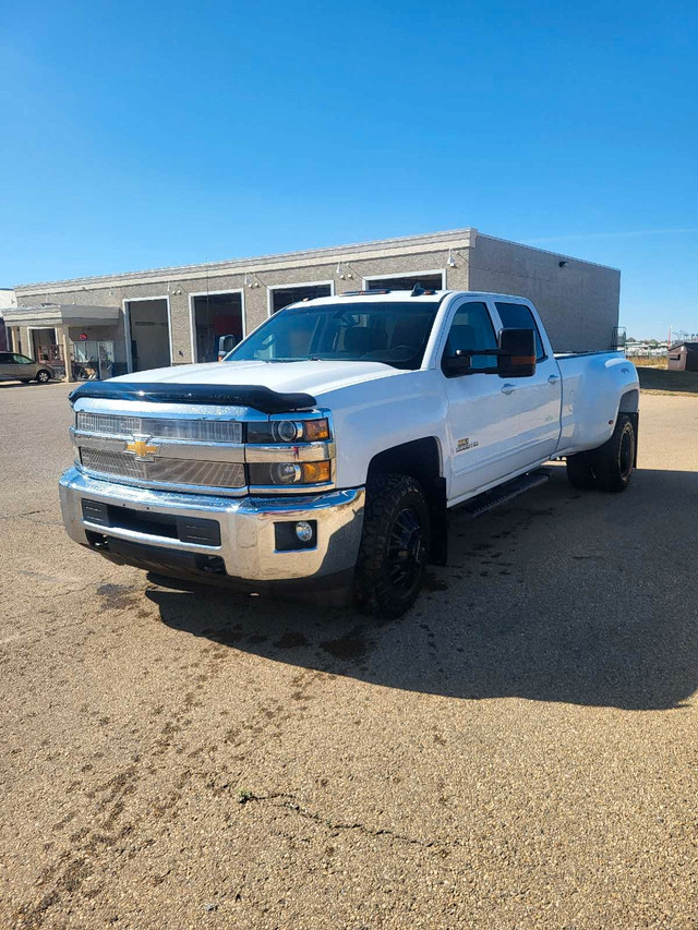 Chevrolet 3500 6lt GAS in Cars & Trucks in Edmonton