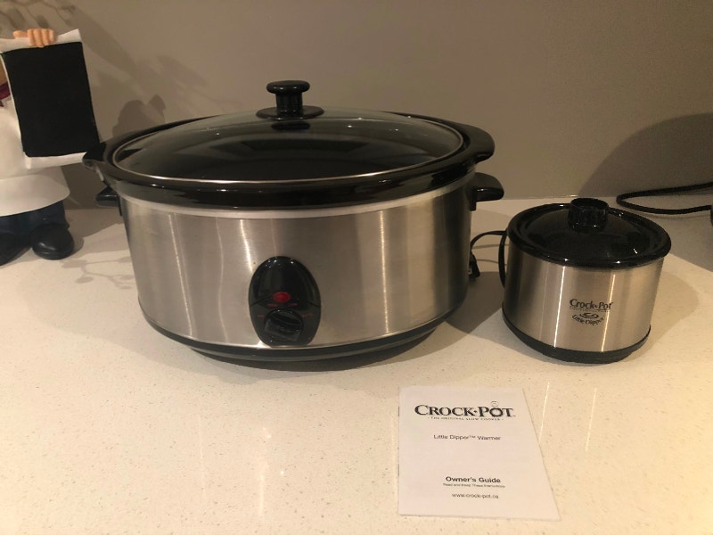 CrockPot 7Quart Oval Manual Slow Cooker & Little Dipper Microwaves