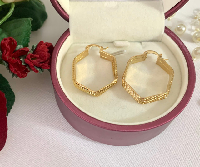 Gold filled earrings  in Jewellery & Watches in Windsor Region - Image 2