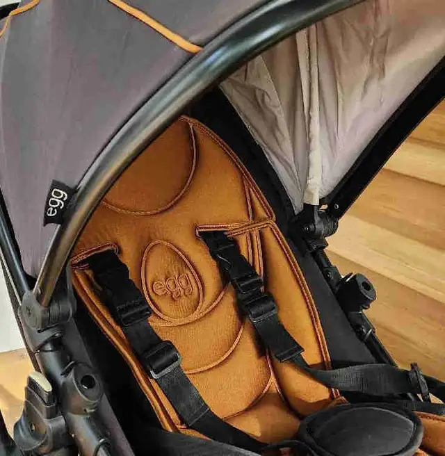 BABY STROLLER - RARE FIND - EGG in Strollers, Carriers & Car Seats in Oakville / Halton Region - Image 2