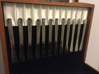 Vintage Antique Complete A 50 Piece ONEIDA CUTLERY SET With Box