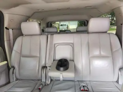 I am sailing Chevy Suburban 2011 as is for 3000.00
