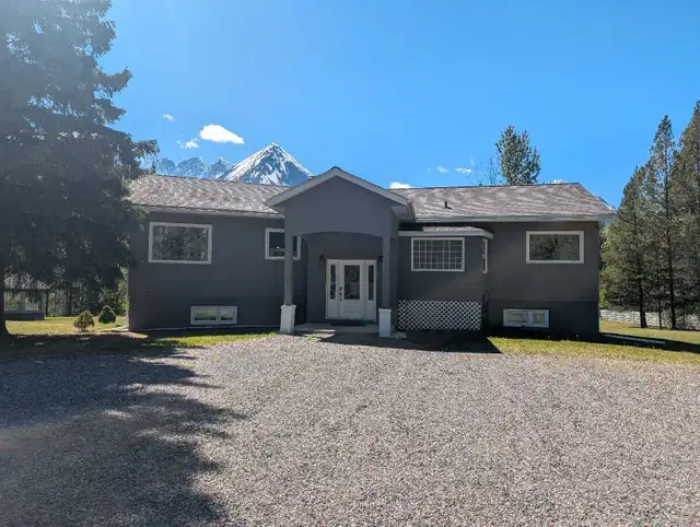 House on Acreage near Lake Kathlyn63009270340739124