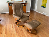 Stressless recliner with Ottoman