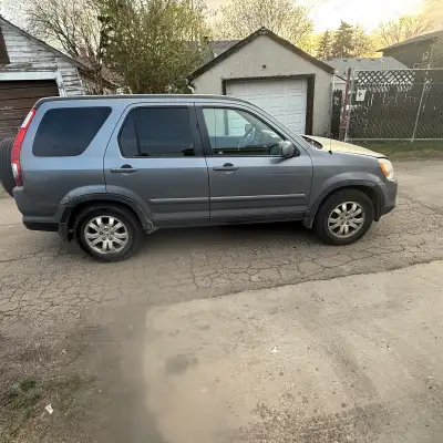 Selling my 2006 Honda CR-V, a reliable and spacious SUV that's perfect for families or anyone needin...
