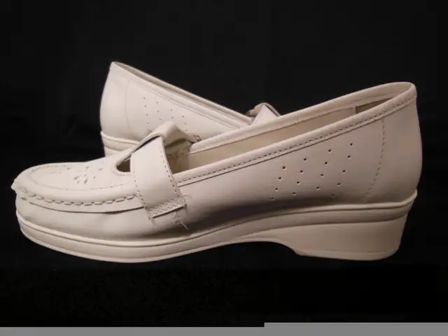 Chaussures neuves !  I LOVE COMFORT blanc - Femme pointure 8 in Women's - Shoes in Québec City - Image 7