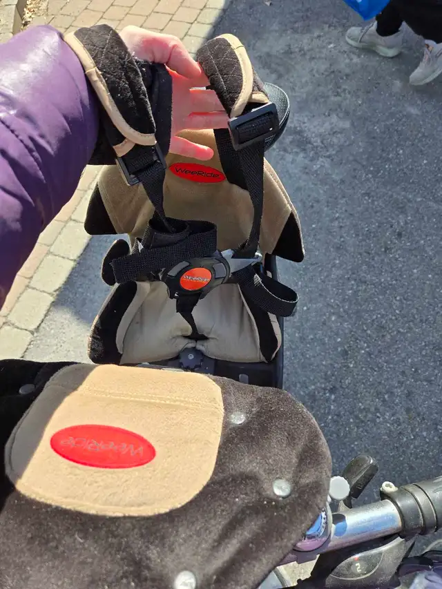 WeeRide Kangaroo Bike Child Carrier in Kids in Ottawa - Image 3