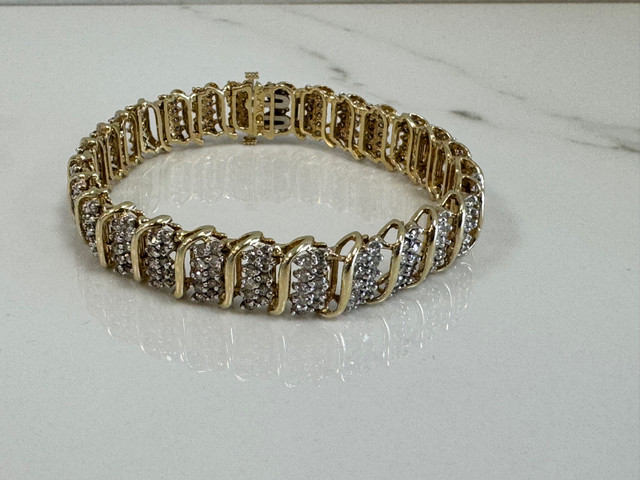 Beautiful 10K Gold Diamond Tennis Bracelet - 4.90TCW in Jewellery & Watches in Oshawa / Durham Region