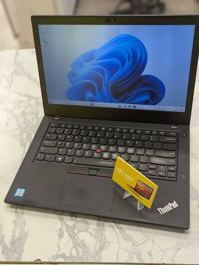 Lenovo X1 Carbon  in Laptops in City of Montréal - Image 2