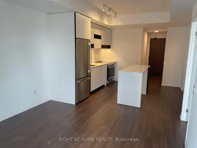1 bed 1 bath condo for rent near square one comes with parking and utilities are extra move in ASAP