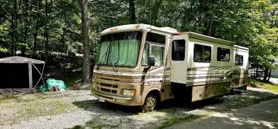 2000 Fleetwood Pace Arrow 38' Motorhome RV Ford Triton Gas V10 engine. Only 57000 miles. Everything...
