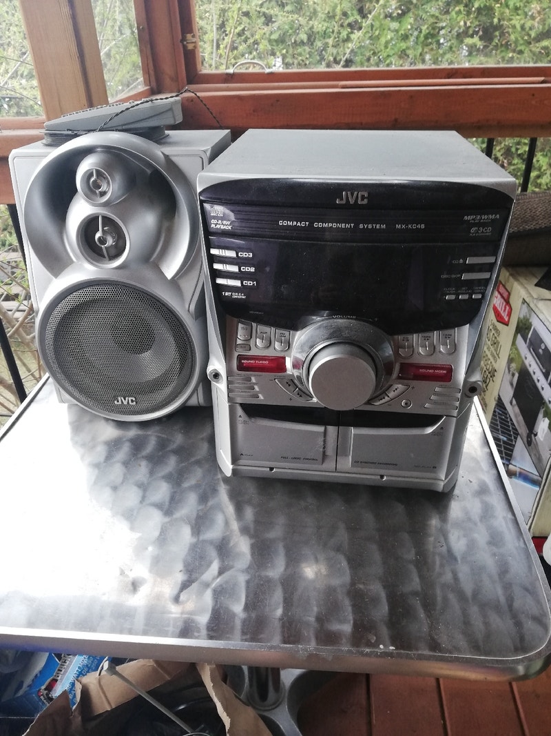 Radio Cassette JVC. Players 3CD. 2 Hauts Parleurs Chaînes stéréo