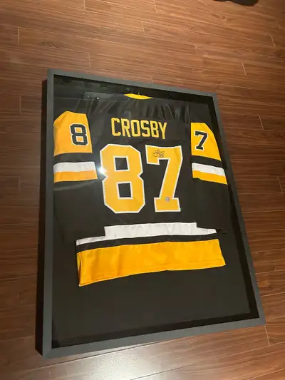 Sidney Crosby signed Pittsburgh jersey with Frameworth hologram. $1500 obo